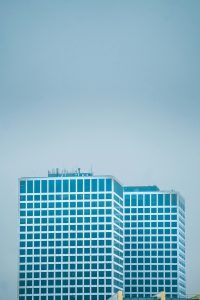 photo-1579779866825-b598bf3ab783 -